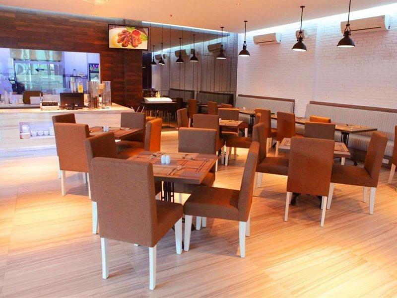Palmy Exclusive Hotel Tanjung Redep Екстер'єр фото